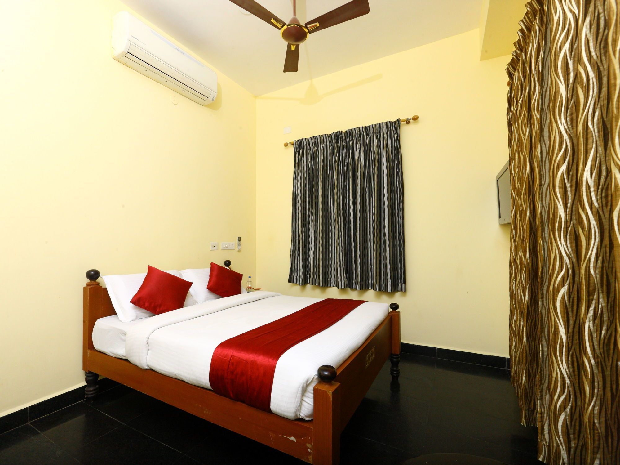 Oyo 10630 Hotel Nano Turf Madurai Ngoại thất bức ảnh